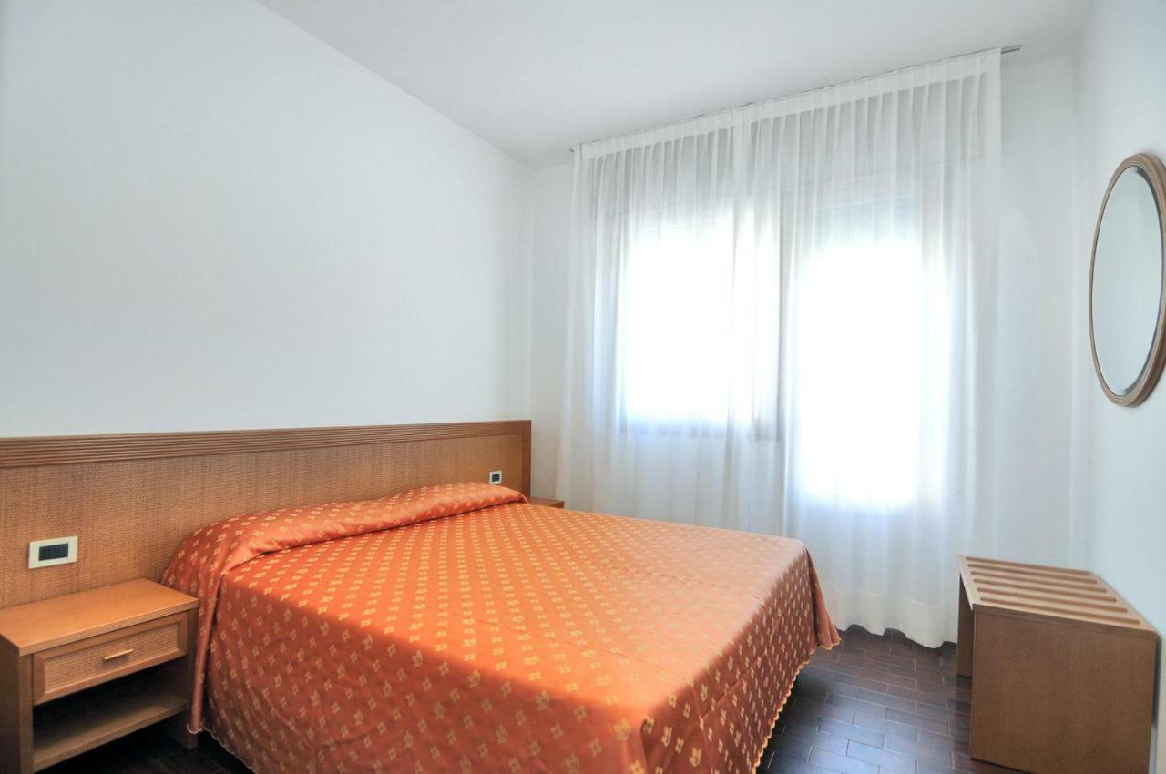 Venus Best Price Hotel Caorle Exterior photo